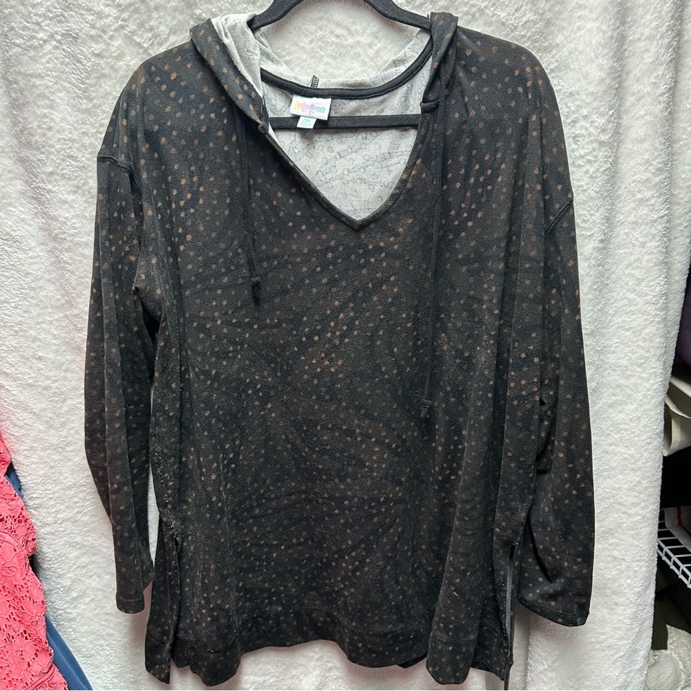 LuLaRoe Eliza hooded top with slits on sides. 2xl